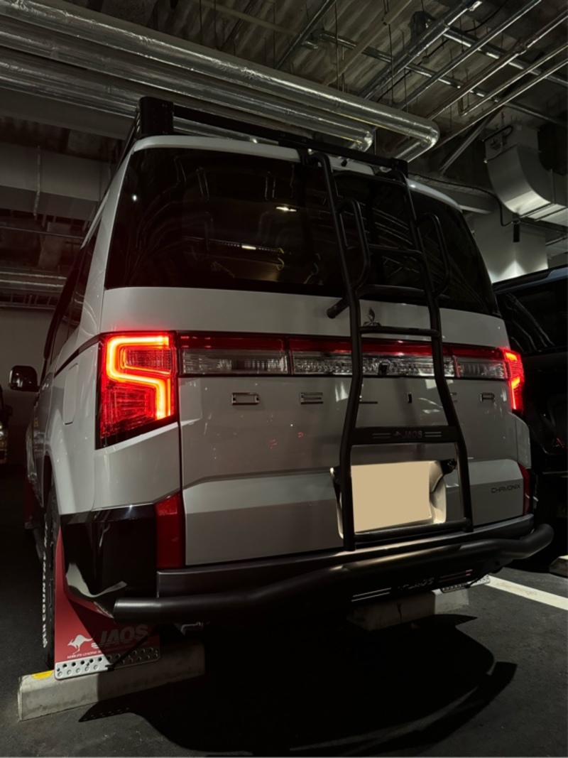 三菱 デリカD:5 シャモニー(電動サイドステップ非装着車)_7人乗り_4WD(AT_2.3)