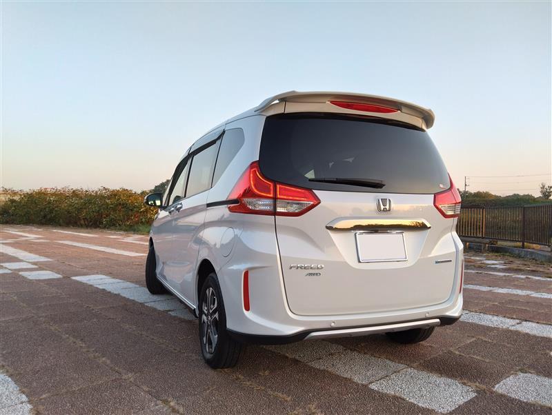 ホンダ フリードハイブリッド ハイブリッド クロスター_6人乗り_4WD(DCT_1.5)