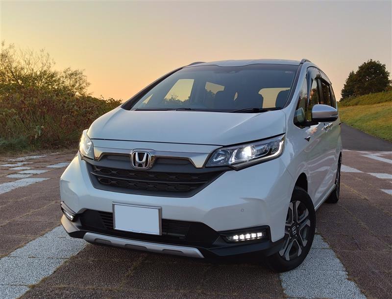 ホンダ フリードハイブリッド ハイブリッド クロスター_6人乗り_4WD(DCT_1.5)