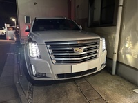 キャデラック エスカレード プラチナム_7人乗り_LHD_AWD(AT_6.2)