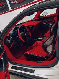 フェラーリ SF90ストラダーレ SF90ストラダーレ_LHD_4WD(F1DCT_4.0)