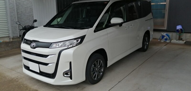 トヨタ ノア X_7人乗り_4WD(CVT_2.0)