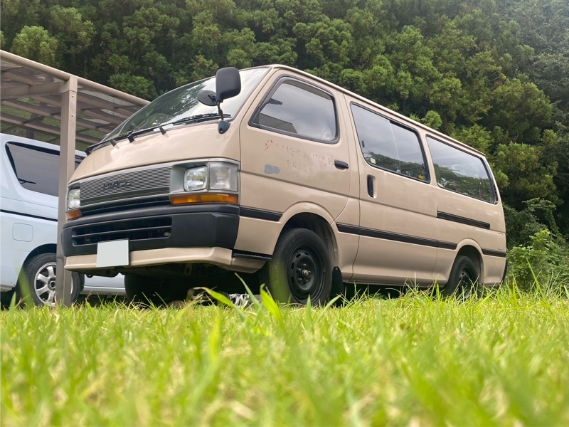 トヨタ ハイエースワゴン デラックスロング(MT_2.4ディーゼル_10人乗)