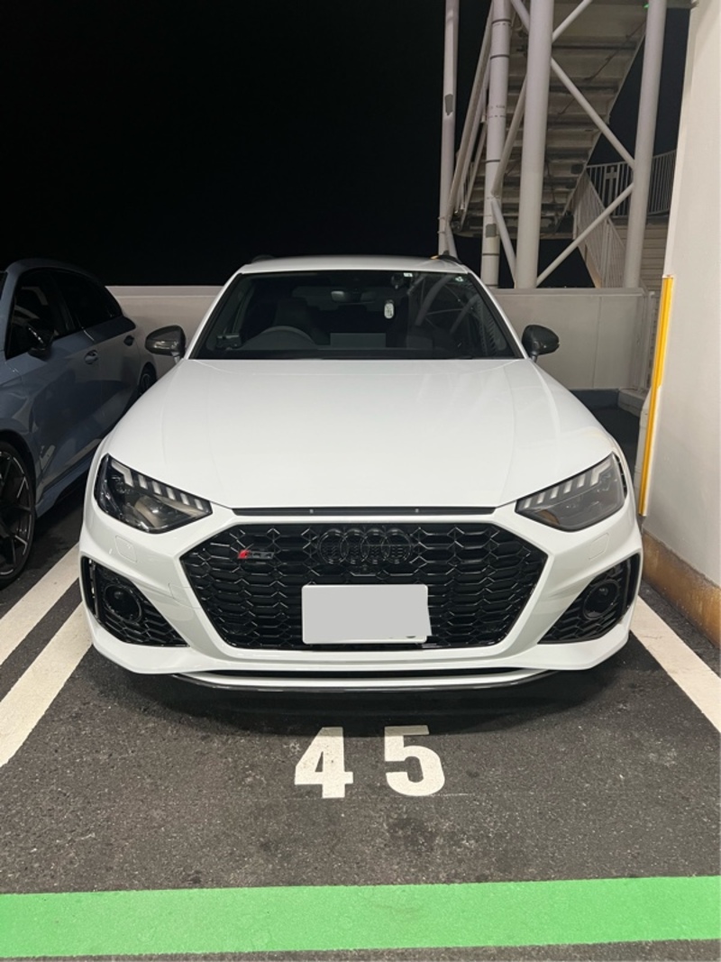 アウディ RS4アバント （ワゴン） RS4 アバント_RHD_4WD(AT_2.9)