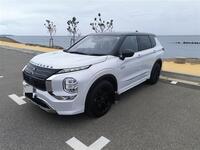 三菱 アウトランダーPHEV P_7人乗り_4WD(2.4)