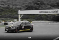メルセデスAMG Aクラス メルセデスAMG A45 4マチック イエローカラーライン_RHD_4WD(DCT_2.0)