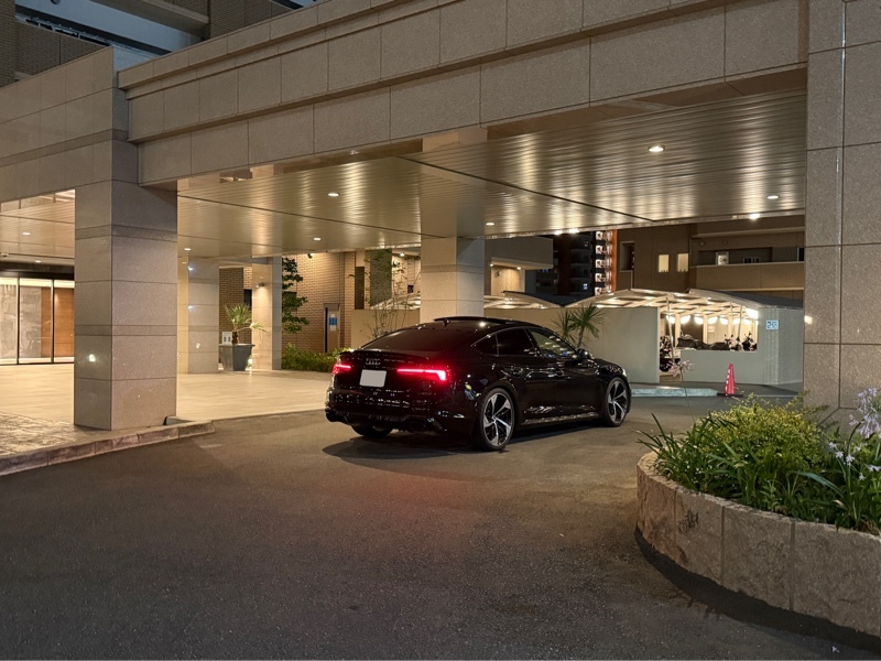 アウディ RS5 スポーツバック RS5 スポーツバック_RHD_4WD(AT_2.9)