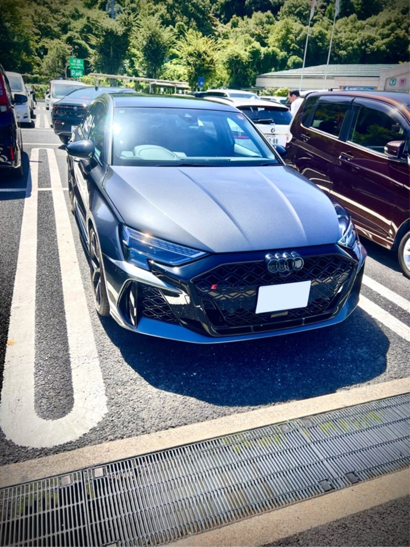 アウディ RS3 スポーツバック RS3 スポーツバック_RHD_4WD(AT_2.5)