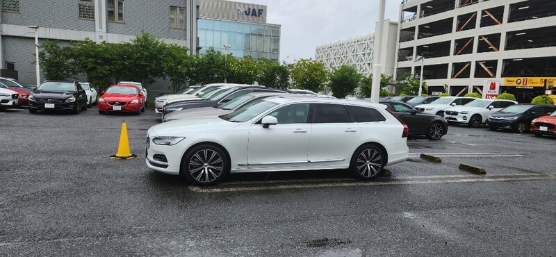 ボルボ V90 アルティメット B5_RHD(DCT_2.0)