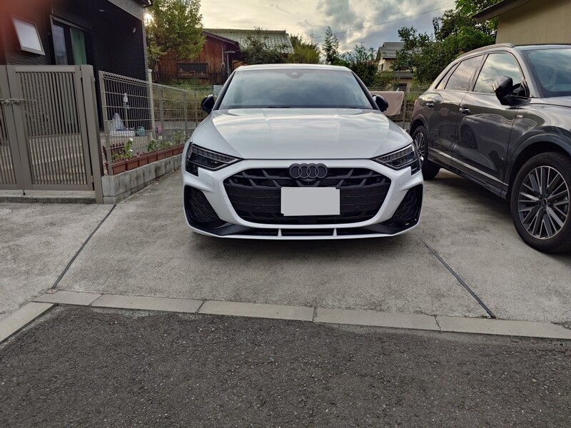 アウディ A3スポーツバック 30 TFSI Sライン_RHD(Sトロニック_1.5)