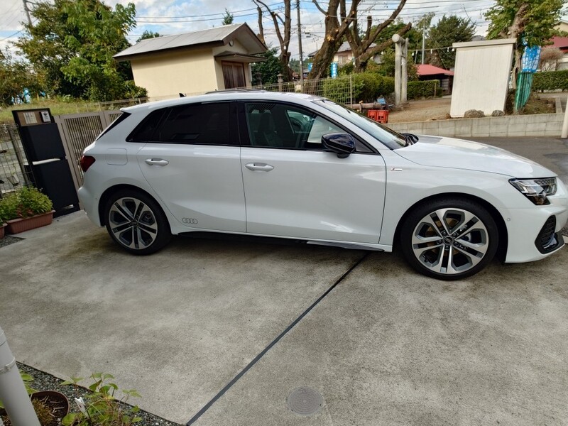 アウディ A3スポーツバック 30 TFSI Sライン_RHD(Sトロニック_1.5)