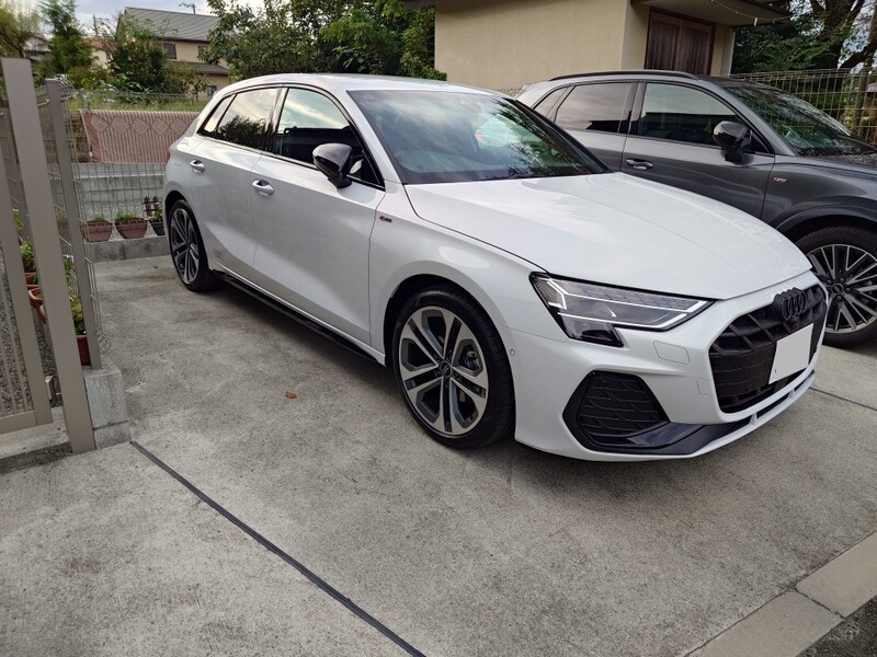 アウディ A3スポーツバック 30 TFSI Sライン_RHD(Sトロニック_1.5)