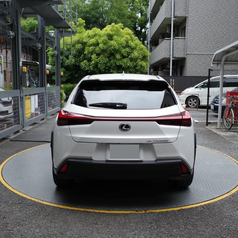 レクサス UXハイブリッド 300h“バージョンL”_E-Four(CVT_2.0)