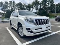 トヨタ ランドクルーザープラド TZ-G_7人乗り_4WD(AT_2.8)