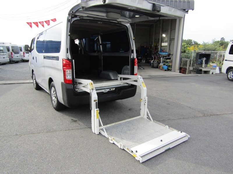 日産 NV350キャラバン バン DX ロングボディ 平床_6人乗り_5ドア(AT_2.0)