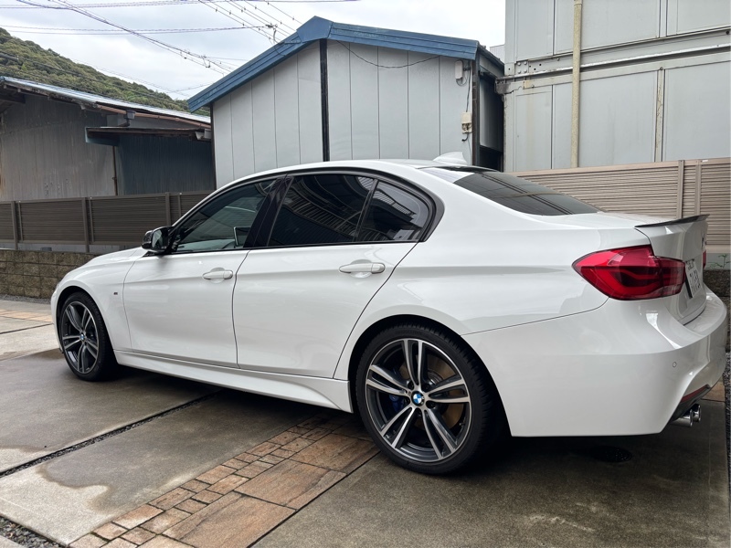 BMW 3シリーズ セダン 320i Mスポーツ_RHD(MT_2.0)