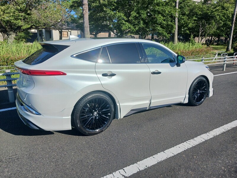 トヨタ ハリアーハイブリッド Z“レザーパッケージ”(CVT_2.5_ハイブリッド)