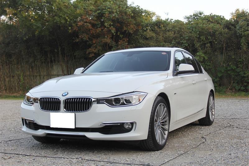 BMW 3シリーズ セダン 328i ラグジュアリー スマート・クルーズ_RHD(AT_2.0)