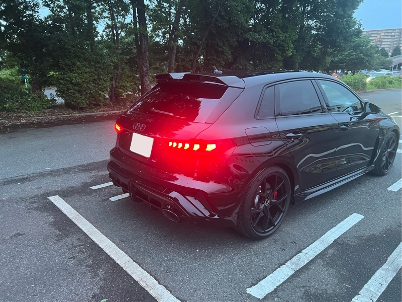 アウディ RS3 スポーツバック RS3 スポーツバック_RHD_4WD(AT_2.5)
