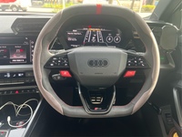 アウディ RS3 スポーツバック RS3 スポーツバック_RHD_4WD(AT_2.5)