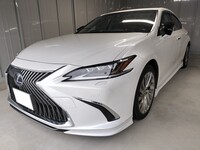 レクサス ESハイブリッド 300h“バージョンL”(CVT_2.5)