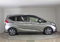 ホンダ フリード クロスター_6人乗り(CVT_1.5)