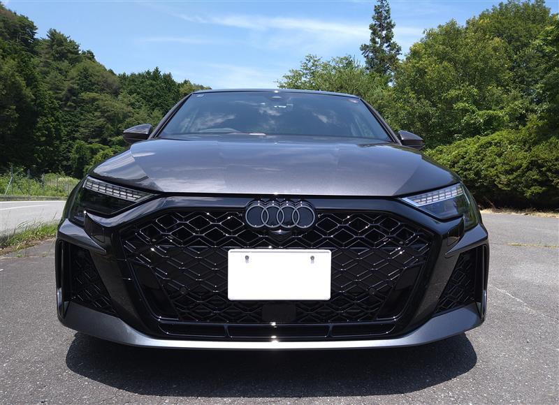 アウディ RS3 スポーツバック RS3 スポーツバック_RHD_4WD(AT_2.5)