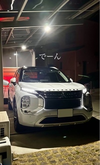 三菱 アウトランダーPHEV P_7人乗り_4WD(2.4)