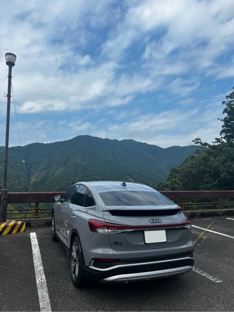 アウディ Q4 スポーツバック e-tron Q4 スポーツバック 40 e-tron Sライン_RHD(AT)