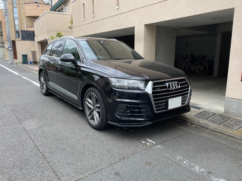 アウディ Q7 2.0 TFSI クワトロ_アダプティブエアサスペンション仕様_RHD_4WD(AT_2.0)