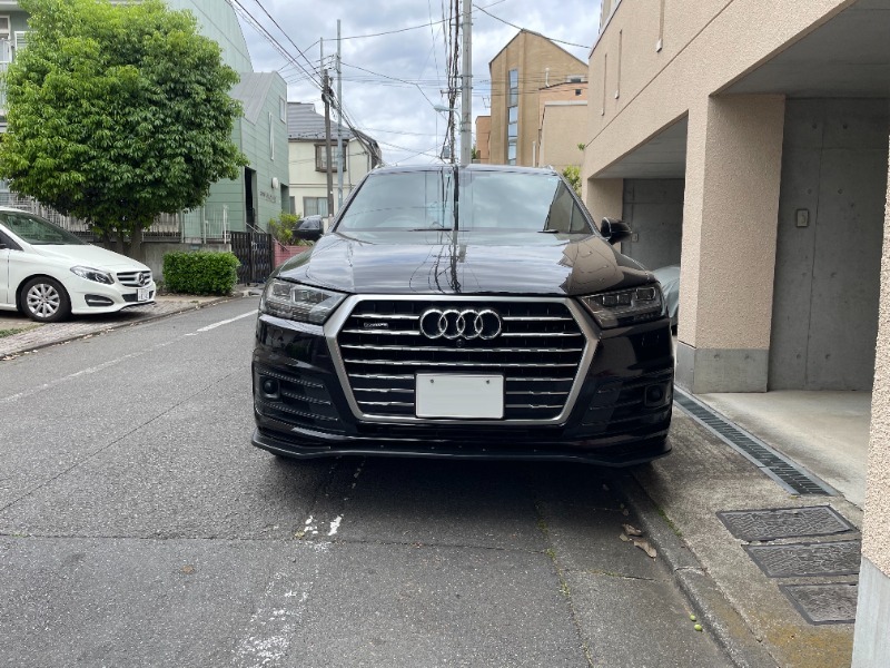 アウディ Q7 2.0 TFSI クワトロ_アダプティブエアサスペンション仕様_RHD_4WD(AT_2.0)