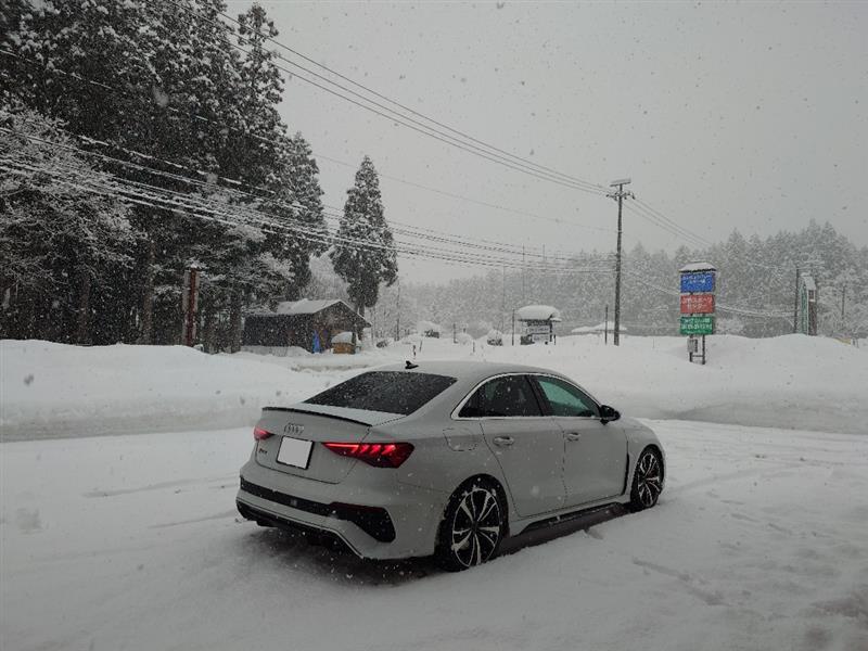 アウディ RS3 （セダン）