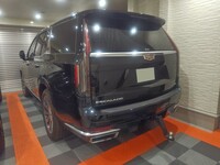 キャデラック エスカレード プラチナム_LHD_AWD(AT_6.2)