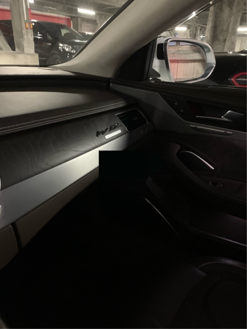アウディ A8 L W12 クワトロ_LHD_5人乗り_4WD(AT_6.3)