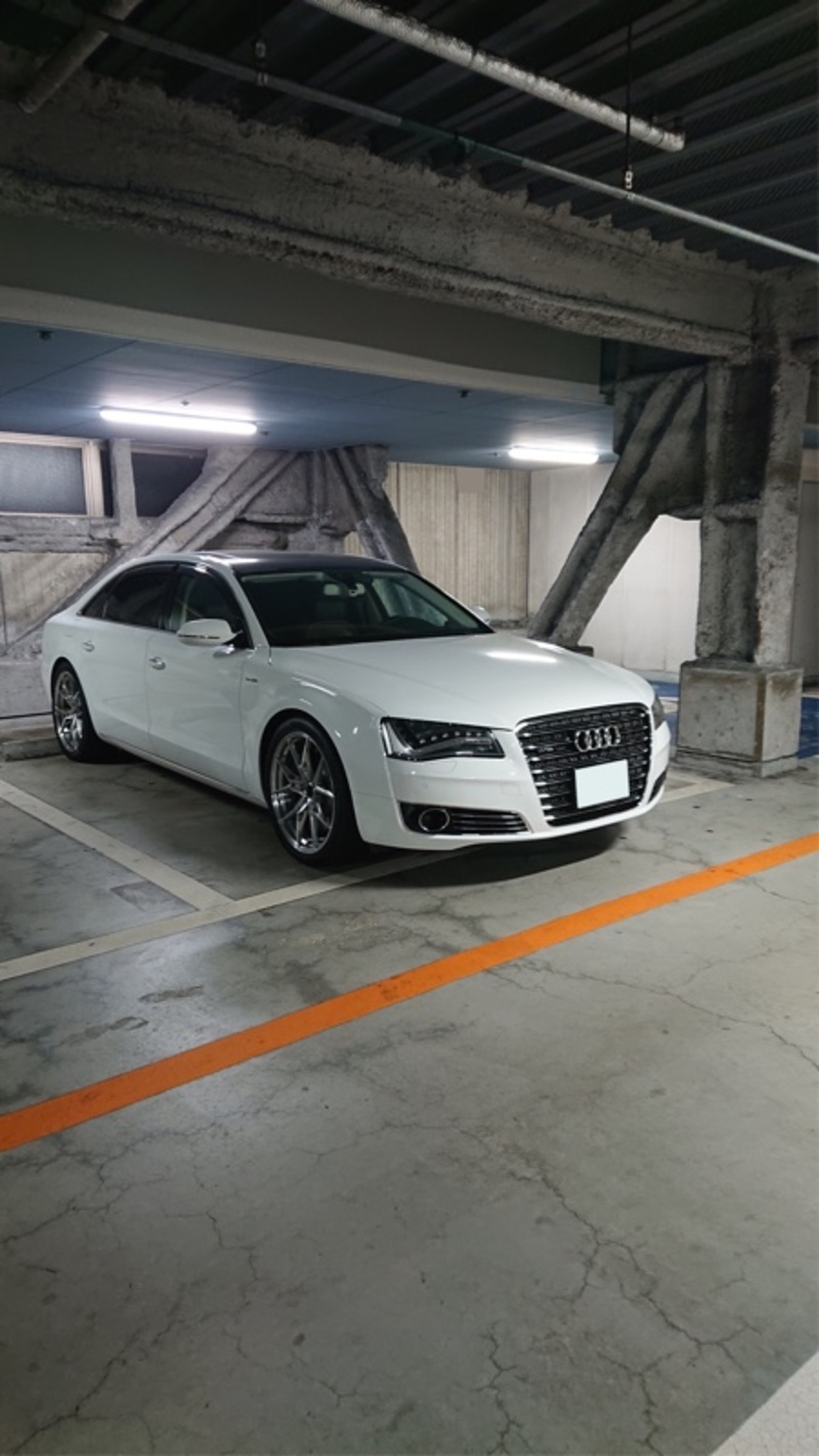 アウディ A8 L W12 クワトロ_LHD_5人乗り_4WD(AT_6.3)
