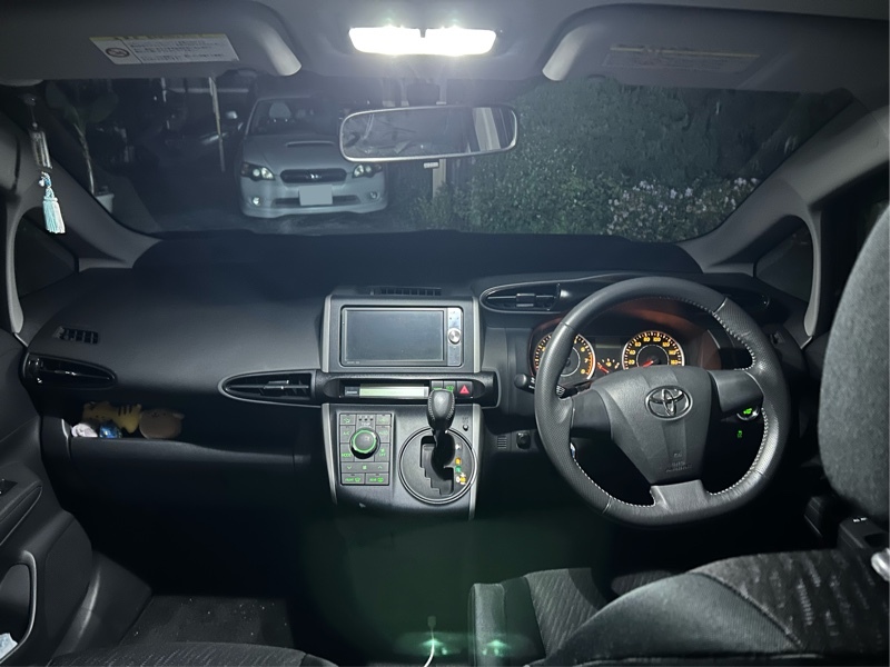 トヨタ ウィッシュ 1.8X“HIDセレクション”_7人乗り_(CVT_1.8)
