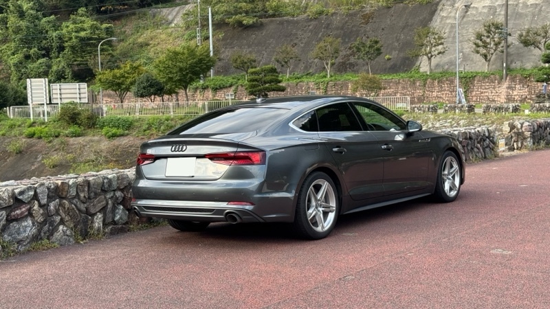 アウディ A5 スポーツバック A5 スポーツバック 45 TFSI クワトロ スポーツ_RHD_4WD(AT_2.0)