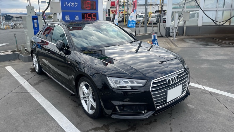 アウディ A4 （セダン）