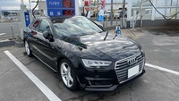 アウディ A4 （セダン）