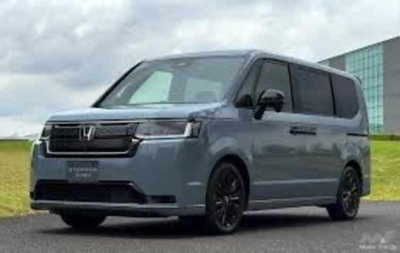 ホンダ ステップワゴンスパーダ e:HEV スパーダ プレミアムライン ブラックエディション_7人乗り (CVT_2.0)