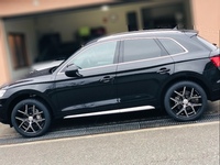 アウディ Q5