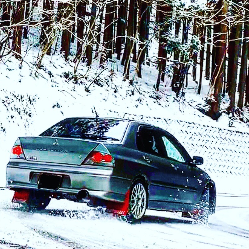 三菱 ランサーエボリューション GT-A_4WD(AT_2.0)