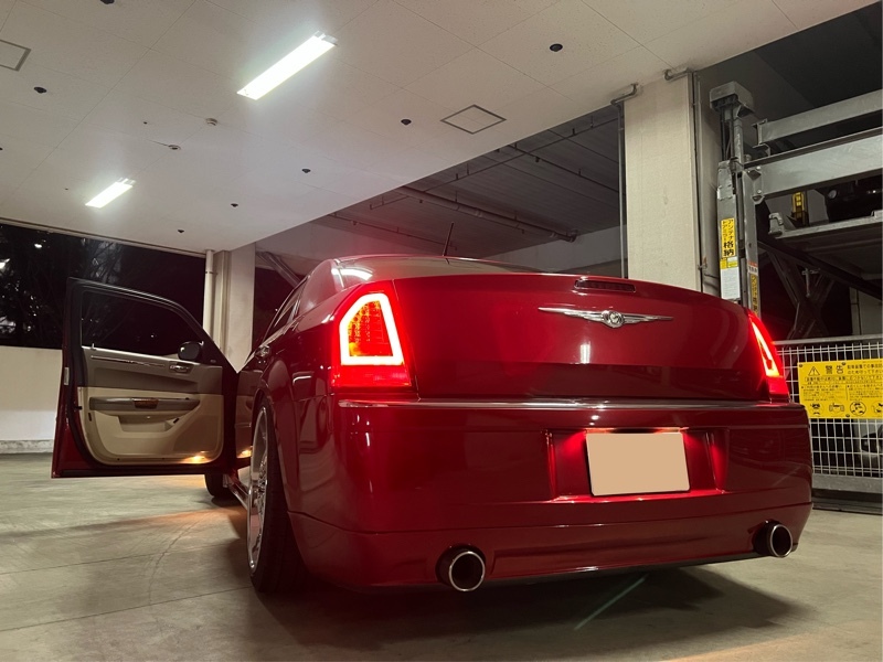 クライスラー 300C（セダン） 5.7HEMI_LＨＤ(AT_5.7）