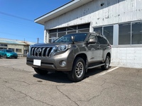 トヨタ ランドクルーザープラド TX_7人乗り_4WD(AT_2.7)