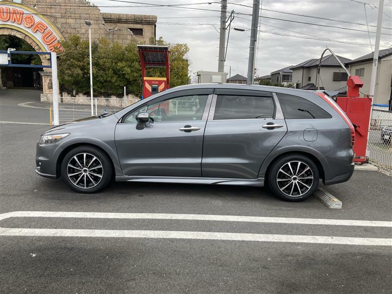 ホンダ ストリーム RST(CVT_2.0)