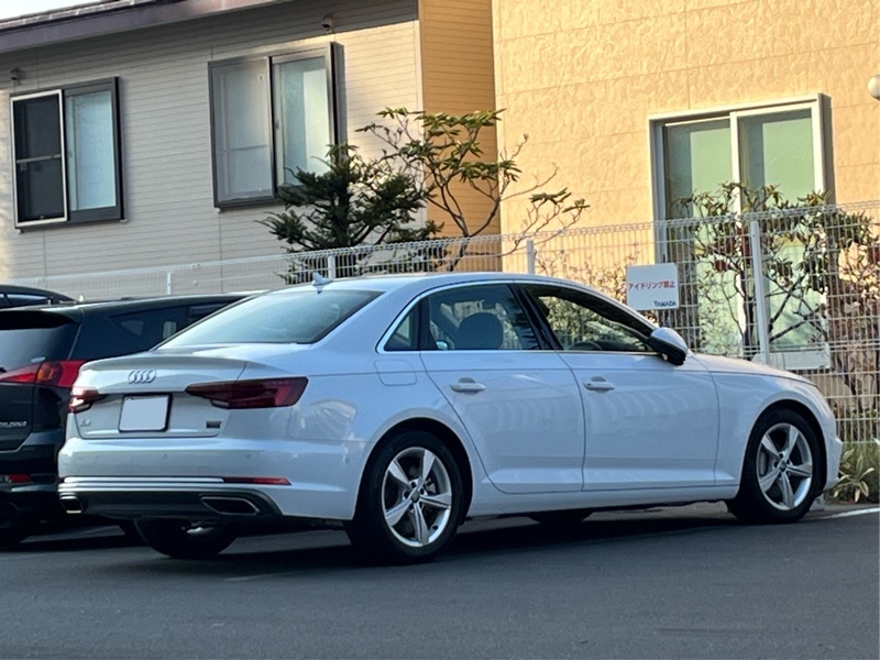 アウディ A4 （セダン） A4 45 TFSI クワトロ スポーツ_4WD_RHD(AT_2.0)