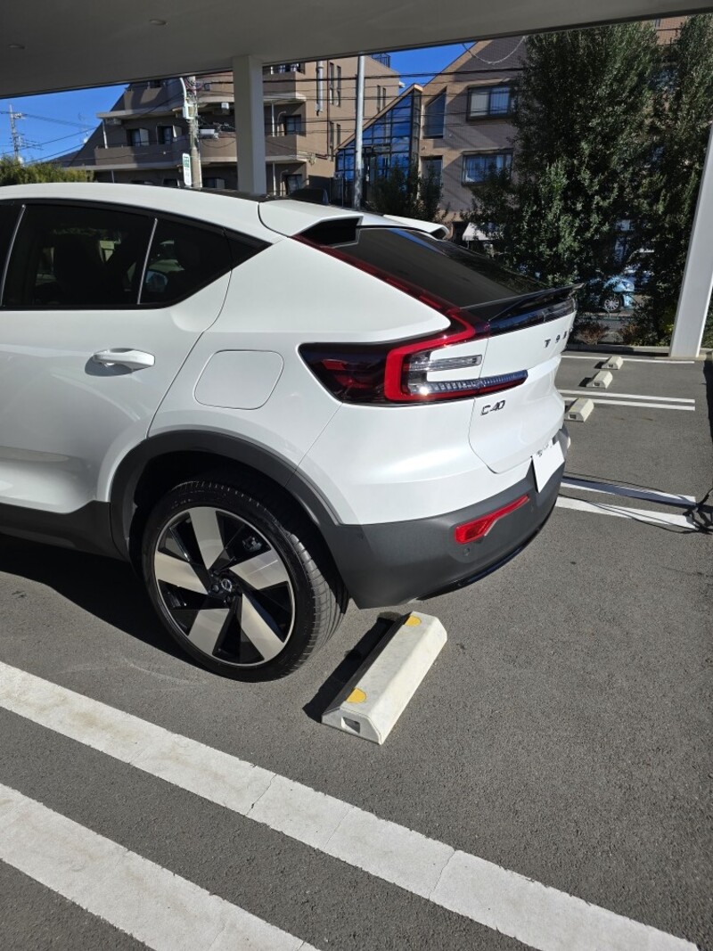 ボルボ C40 リチャージ アルティメット ツインモーター_RHD_AWD