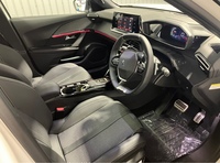 プジョー 2008 GT ブルーHDi_RHD(EAT_1.5)