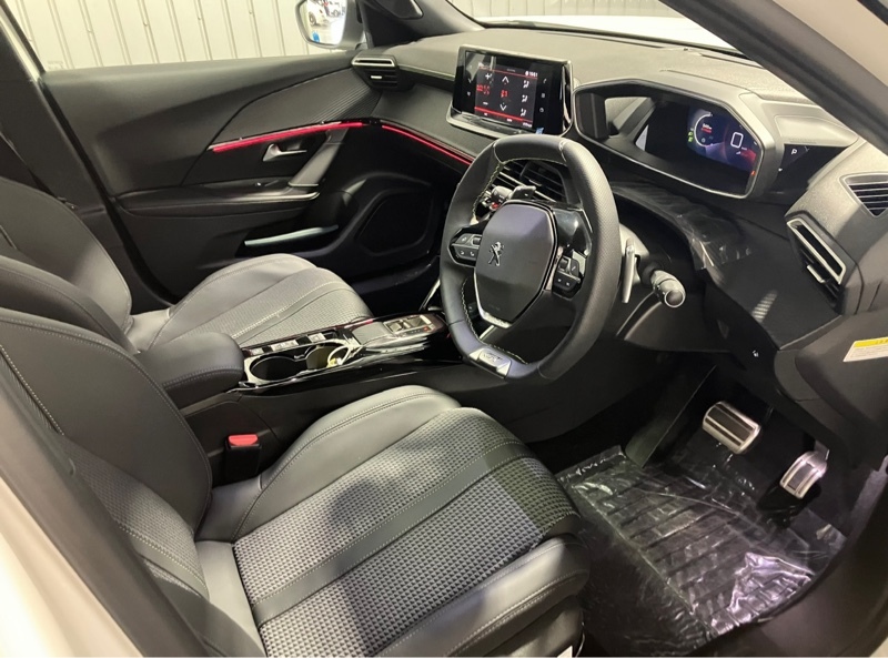 プジョー 2008 GT ブルーHDi_RHD(EAT_1.5)