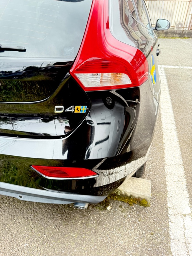 ボルボ V40 D4 モメンタム_RHD(AT_2.0)